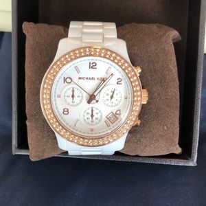 Michael Kors white ceramic with rose gold